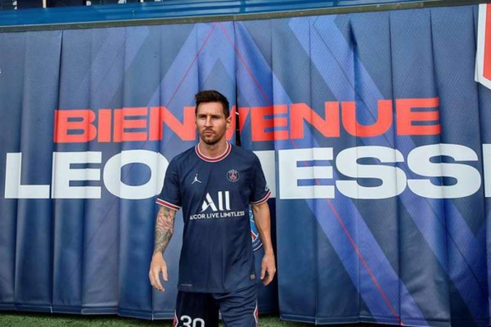 ¿Cuánto cobrará? Las históricas imágenes de Messi tras fichar por el PSG