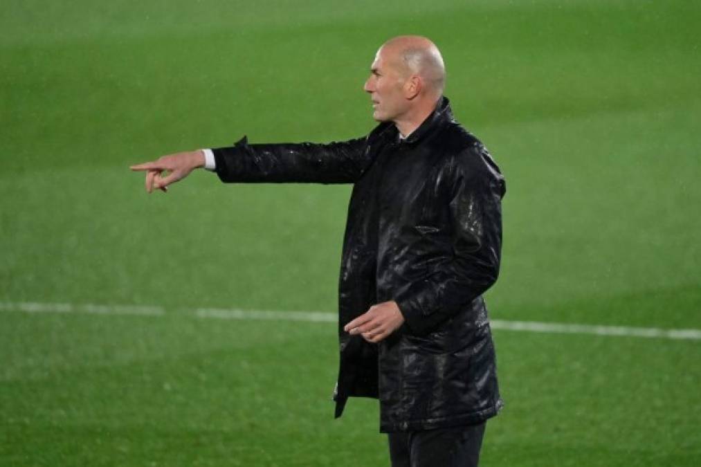 Para empezar, la idea de Florentino Pérez es que Zidane siga al frente como entrenador del Real Madrid. Foto AFP.