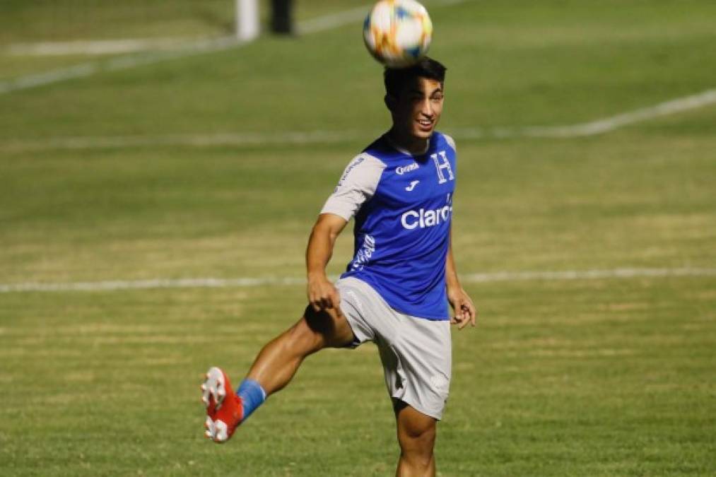 La felicidad era evidente en el mediocampista Jonathan Rubio ya que sudó por primera vez la camiseta de la selección de Honduras.