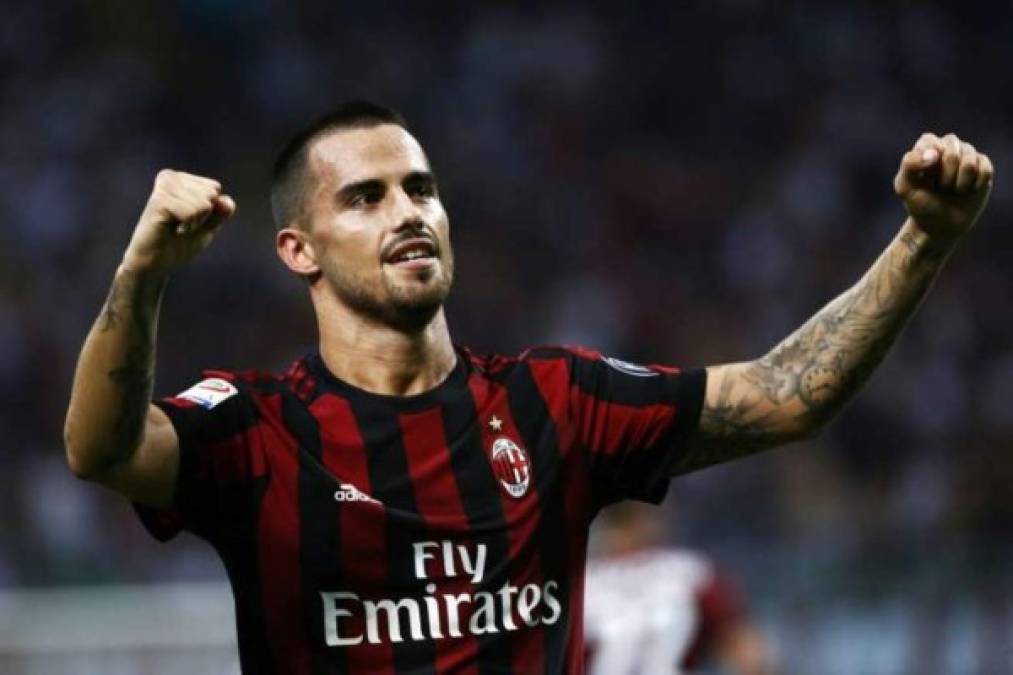 El Milan, dispuesto a vender a Suso. Según Calciomercato, las necesidades económicas del club unidas a las altas demandas del jugador, que pide un aumento de sueldo que llegue a los 6 millones, lo han puesto en la rampa de salida.