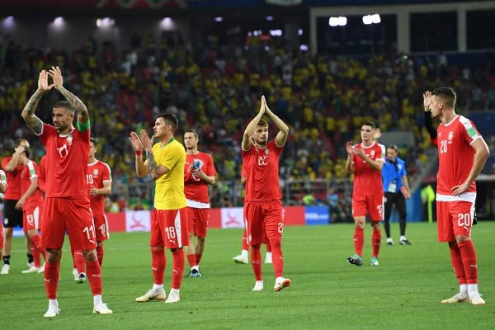 Los jugadores serbios se despiden del Mundial de Rusia 2018. Foto AFP