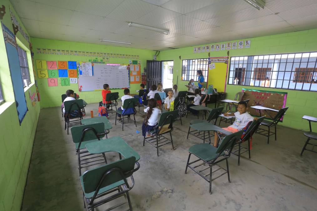 La cruzada arrancó el 14 de febrero con la identificación de necesidades prioritarias en cuatro escuelas, y después de casi seis meses de trabajo, hoy, la Pablo Portillo 2 está restaurada. El Club de Leones San Pedro Sula Merendón pintó las aulas junto con estudiantes de la Universidad Tecnológica Centroamericana. 