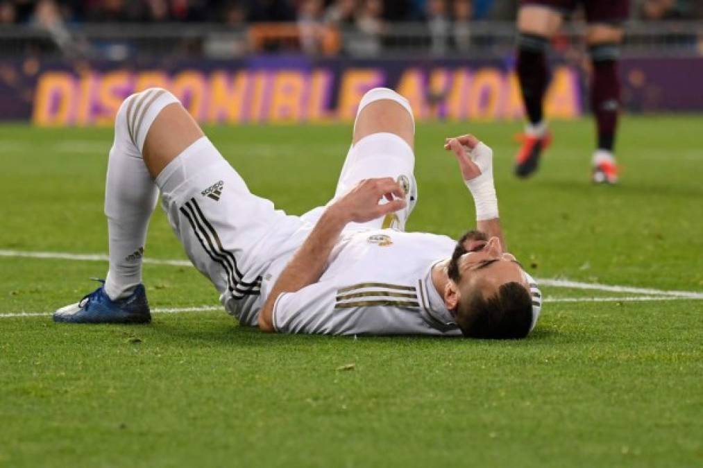 Karim Benzema no pudo marcar y así lamentó fallar frente a la portería vigués.