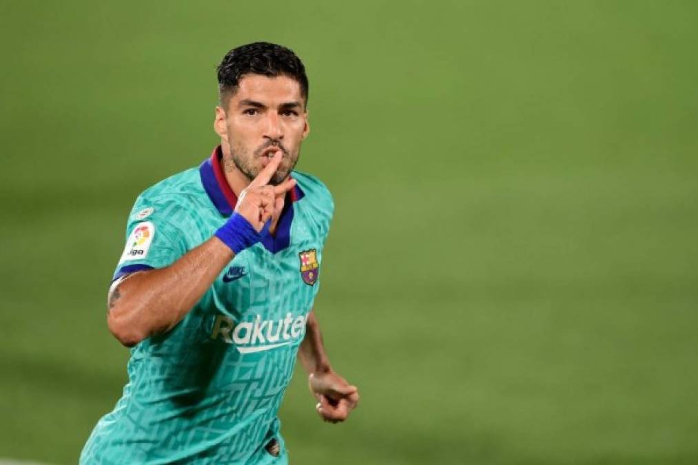 Luis Suárez: Medios italianos y españoles informan que el delantero uruguayo llegó a un acuerdo con la Juventus luego de que Ronald Koeman le señaló que no iba a seguir en el FC Barcelona. El atacante charrúa firmará por tres años con los campeones de Italia.