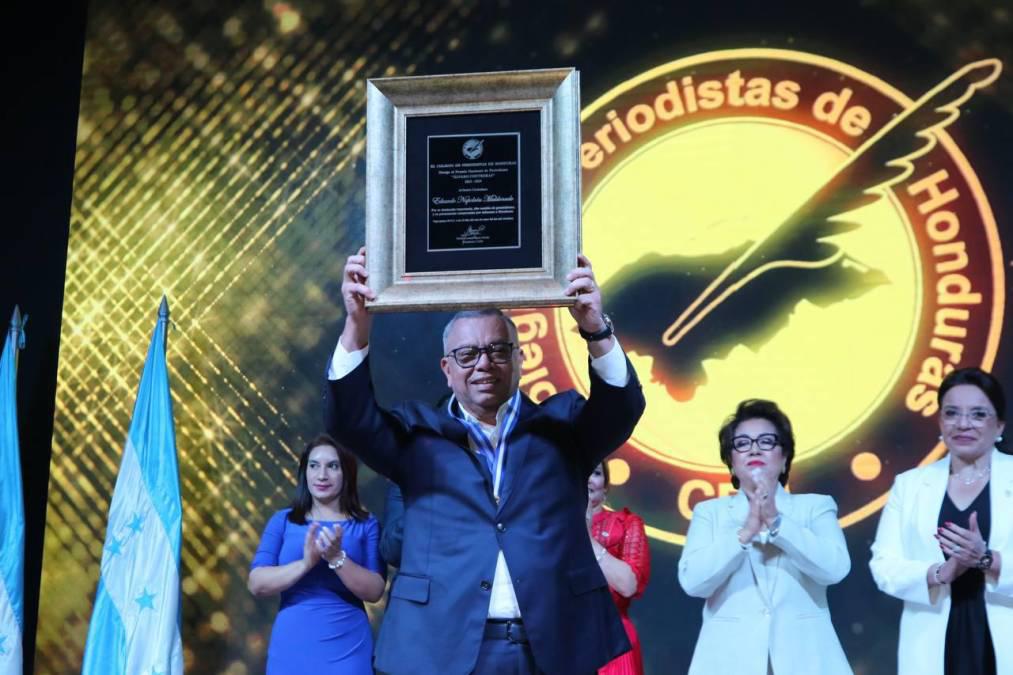Premio Álvaro Contreras: discurso de Maldonado, palabras de Xiomara y salida abrupta de Nasralla