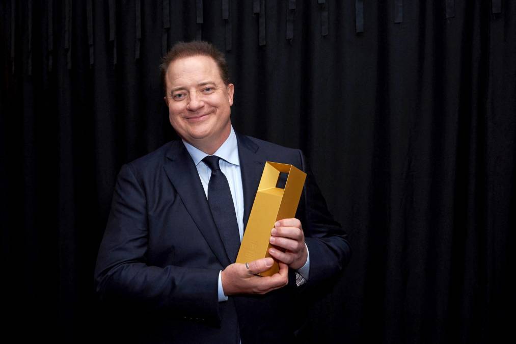 El actor Brendan Fraser llegó al festival a presentar “The Whale” y fue galardonado con el Tribute Award. Los premios son alternativos al palmarés del festival, pues son designados por la propia directiva del Toronto International Film Festival (TIFF).