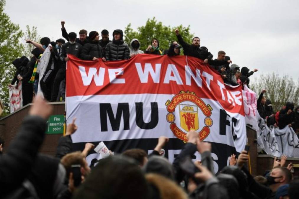 Las protestas de los aficionados de los 'diablos rojos' contra la familia Glazer se han descontrolado a las afueras de Old Trafford.