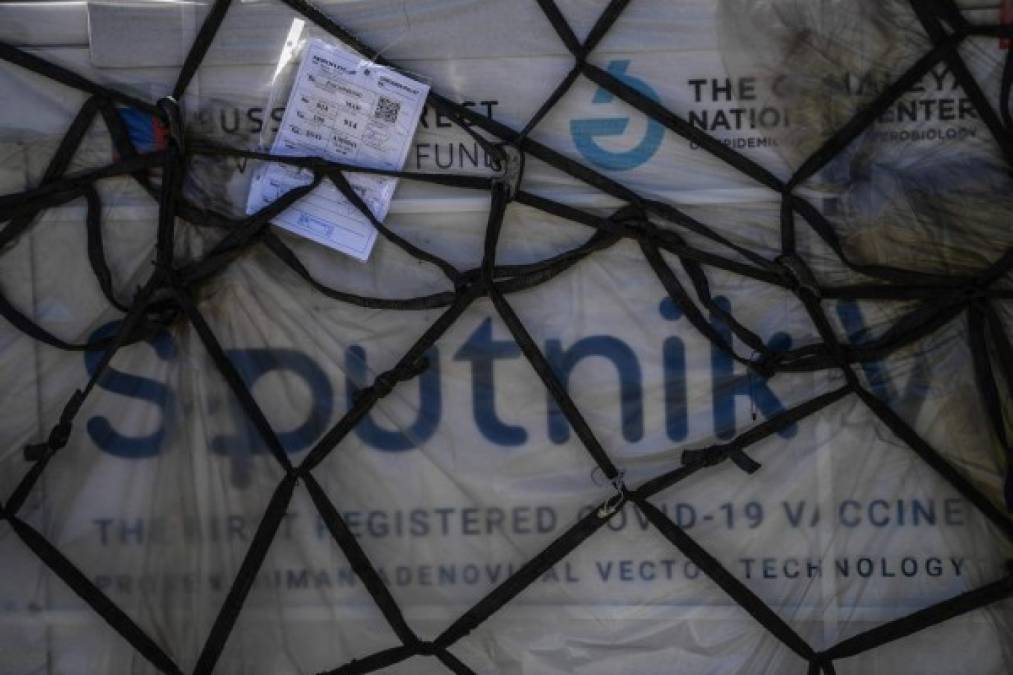 Honduras adquirió, a través de Secretaría de Salud, 2,8 millones de dosis de Sputnik V, pero no se ha autorizado a distribuidoras privadas para la compra del antídoto anticovid. Foto: AFP