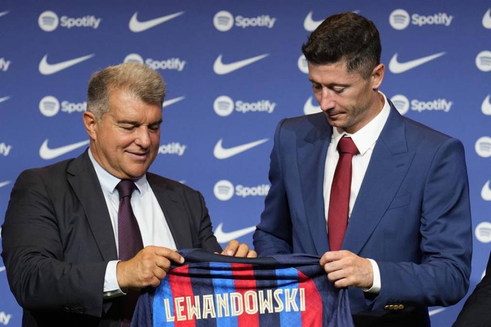 “Hoy es un día histórico”, agregó Laporta mostrando la emoción por tener en su plantilla a uno de los mejores delanteros en la actualidad del fútbol.