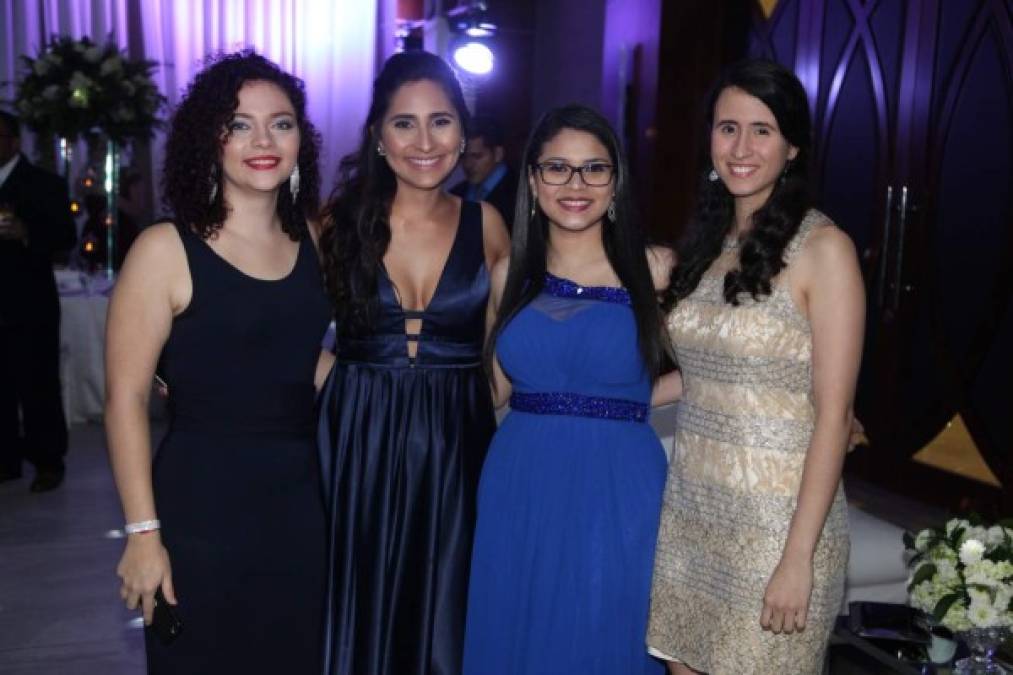 Cristina Andrade, Camila Gonzales, Irina Aguilar y Ximena Venis.