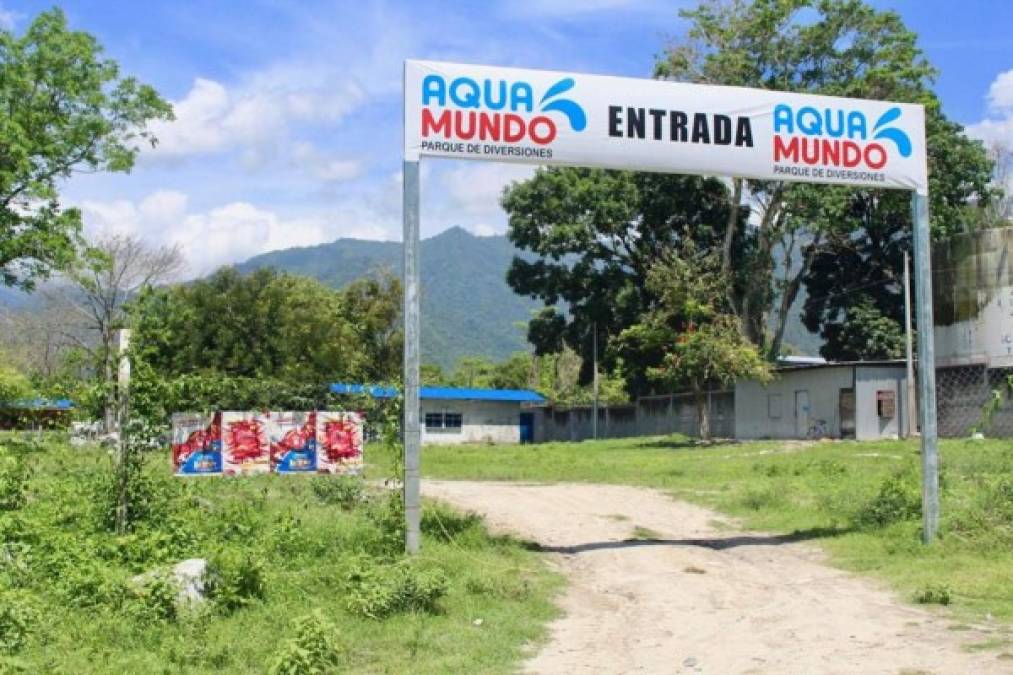 Pero la ciudad es bendecida con acuíferos y ríos que cruzan y rodean la urbe; es por ello que mostramos cuatro opciones de balnearios al que pueden recurrir las personas para calmar el calor. El primero es Aqua Mundo, en El Zapotal. Fotos cortesía Facebook de Aqua Mundo.