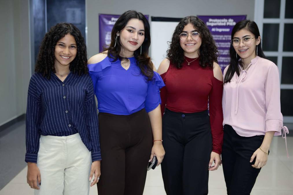 Meylin Calderón, Kristen Lupi, Keyla Calderón y Evelyn Calderón