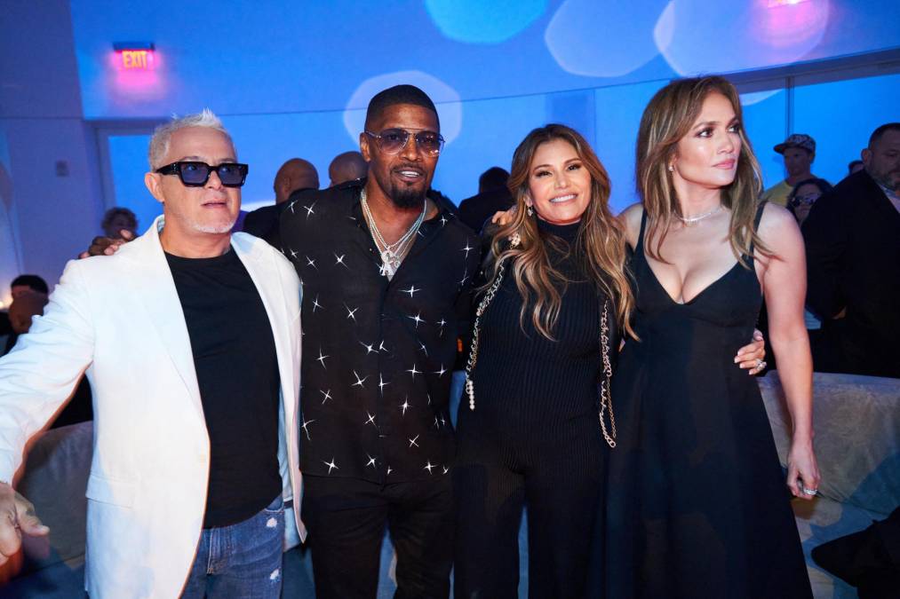 Alejandro Sanz, Jamie Foxx, Loren Ridinger y Jennifer López acompañaron a JR Ridinger en el homenaje a su fallecido esposo. El tributo fue denominado “Celebración de la vida”. 