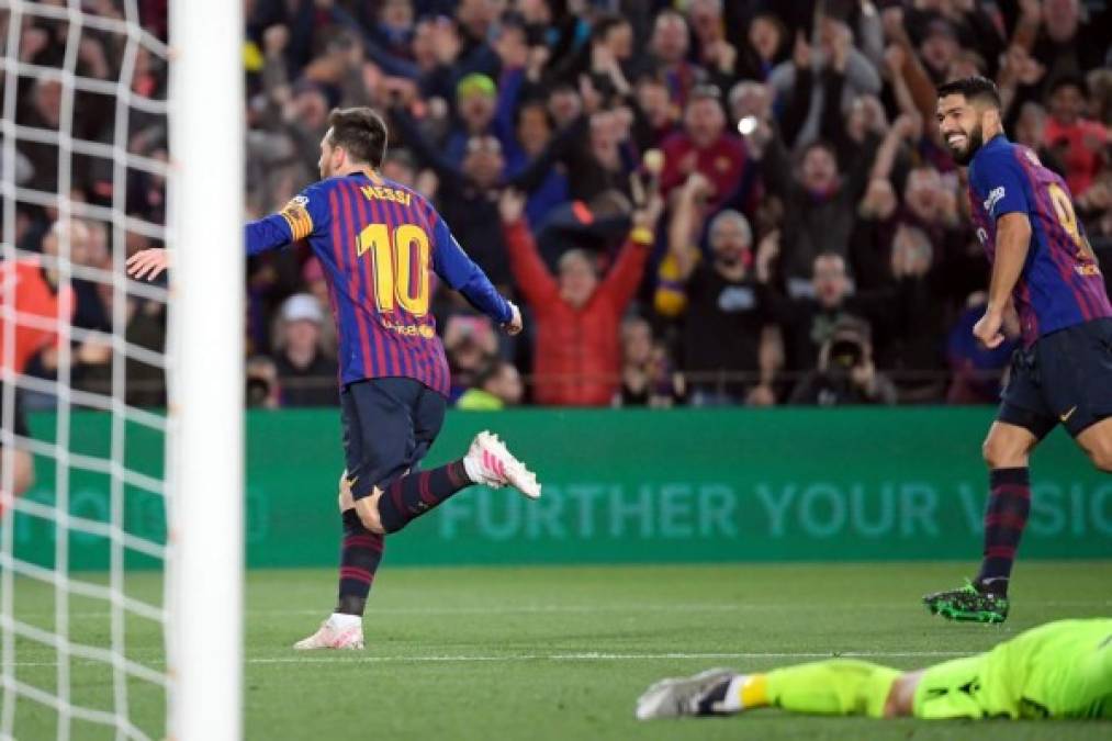 Messi corre a celebrar su golazo en el Camp Nou. Foto AFP