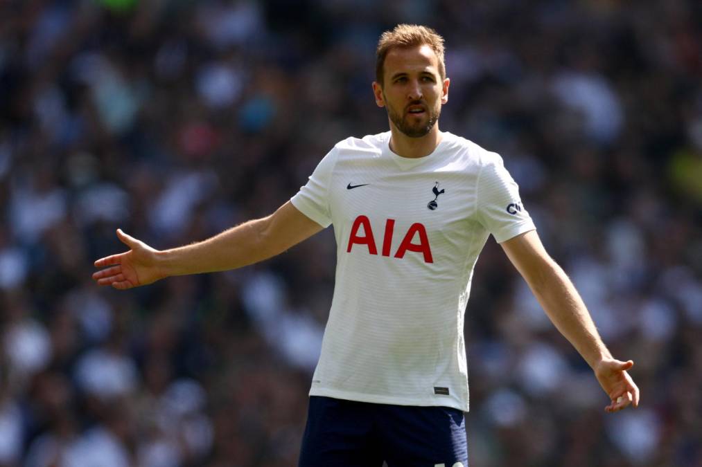 Harry Kane (Tottenham) - Es quizás el más difícil de los fichajes que podría lograr el Manchester United de Erik ten Hag. El delantero inglés ya ha querido salir de los Spurs en mercados anteriores, pero no ha podido. Actualmente, a sus 28 años, tiene un valor de mercado de 100 millones de euros.