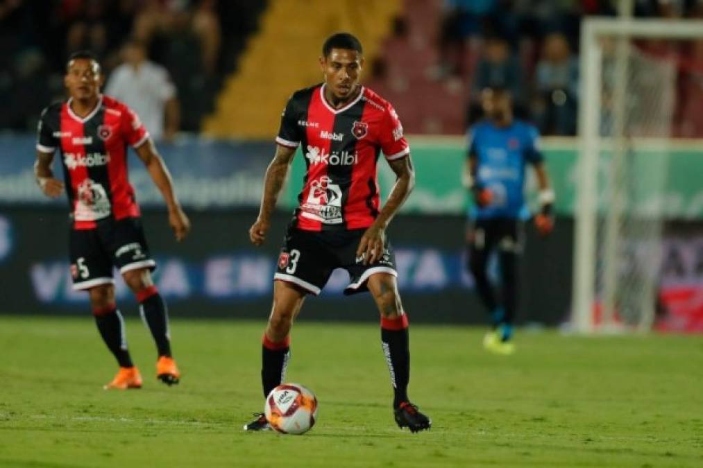 Henry Figueroa (Liga Deportiva Alajuelense/Costa Rica) - El defensa central está viviendo su primera experiencia en el extranjero y es titular con el equipo tico.