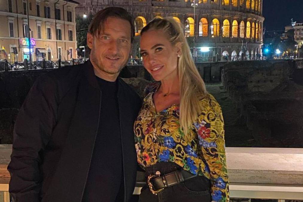 Francesco Totti decidió olvidar a Ilary Blasi, con quien tuvo una relación amorosa durante 17 años. La separación generó una serie de repercusiones tras fuertes acusaciones del exjugador italiano sobre la chica.