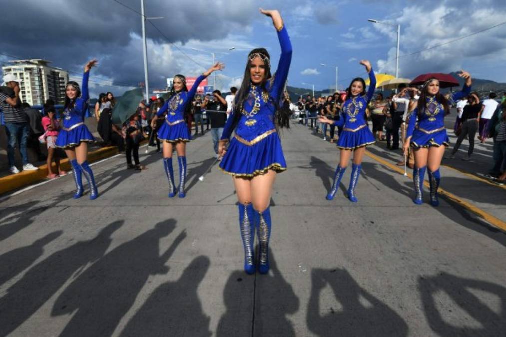 Las bella palillonas del Instituto Moderno Stella Pineda también dijeron presente. <br/>