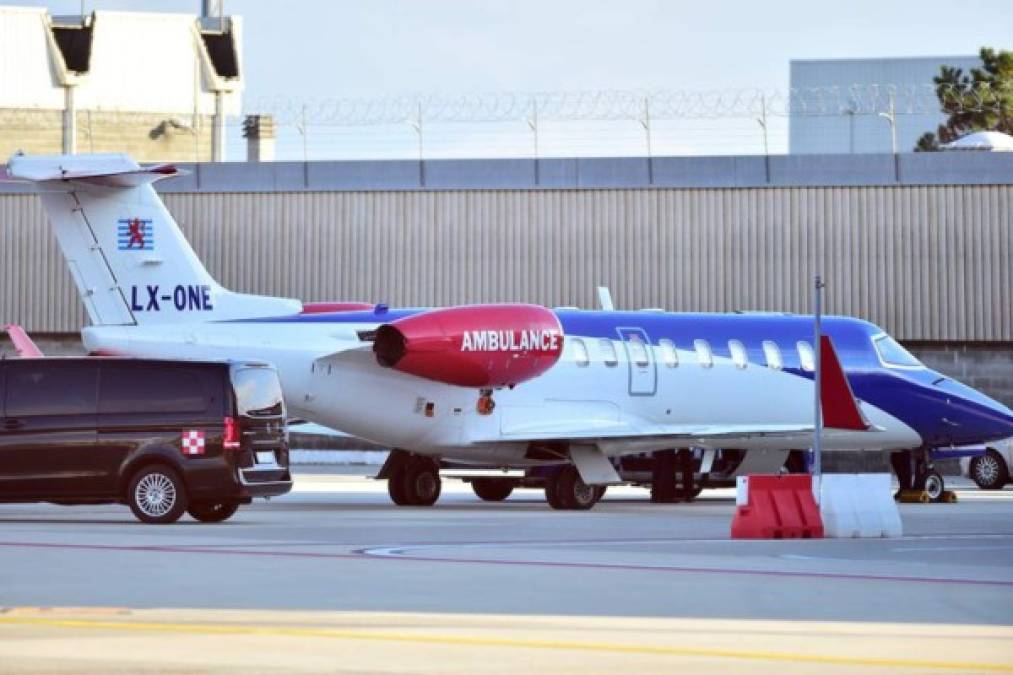 El astro portugués dejó la ciudad deportiva de la federación lusa, se trasladó hasta el aeródromo municipal de Cascais (Lisboa) y se subió a un avión sanitario con destino a Turín.