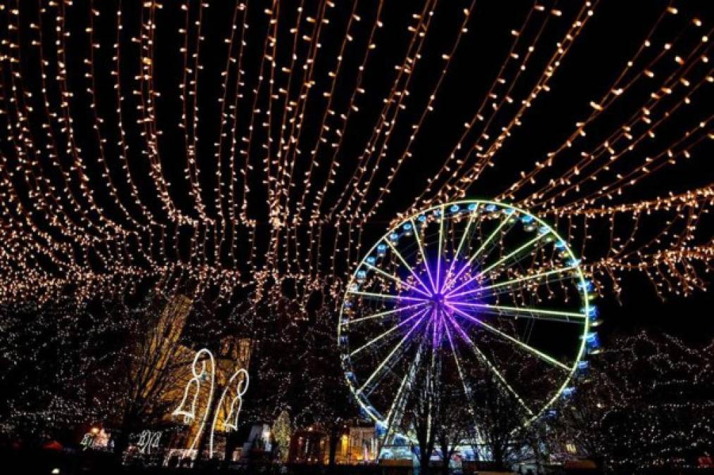 La espectacular decoración navideña en Budapest, Hungría.