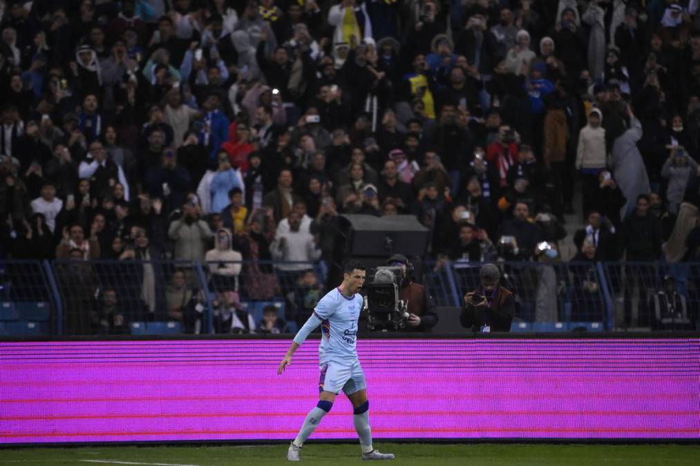 Reencuentro Cristiano-Messi, bromas, risas y golpe de Keylor al luso