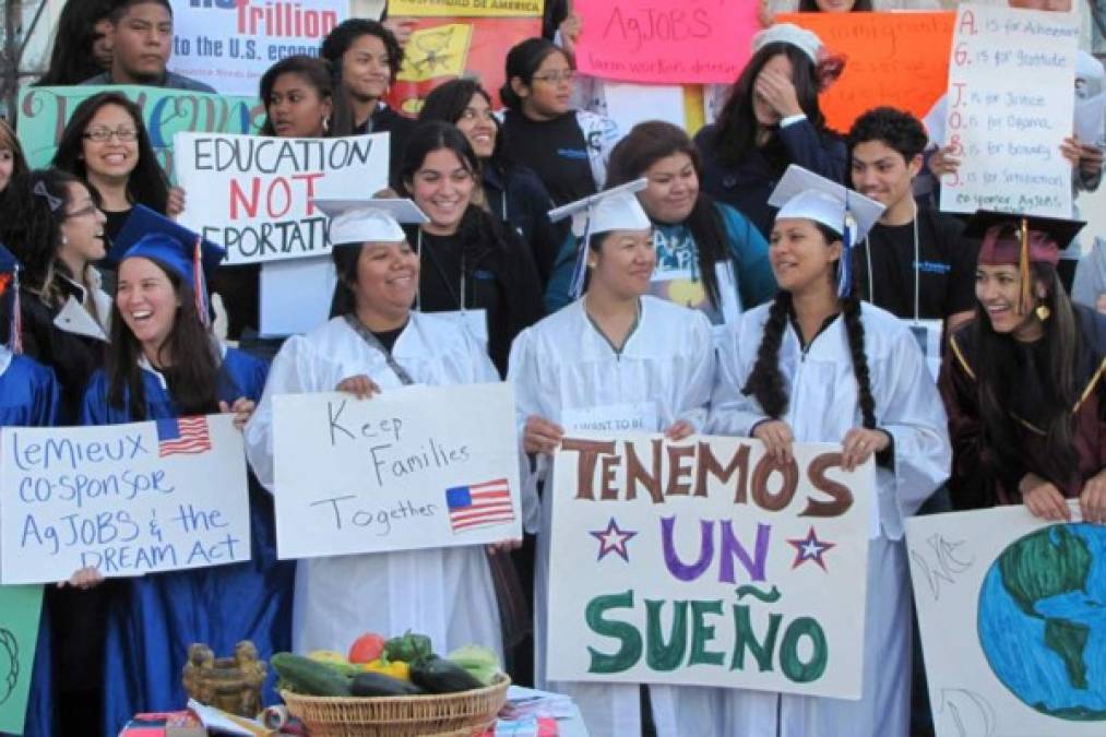 El programa migratorio protegía de la deportación y permitía obtener permisos de trabajo a unos 800,000 jóvenes indocumentados que llegaron a USA como menores.