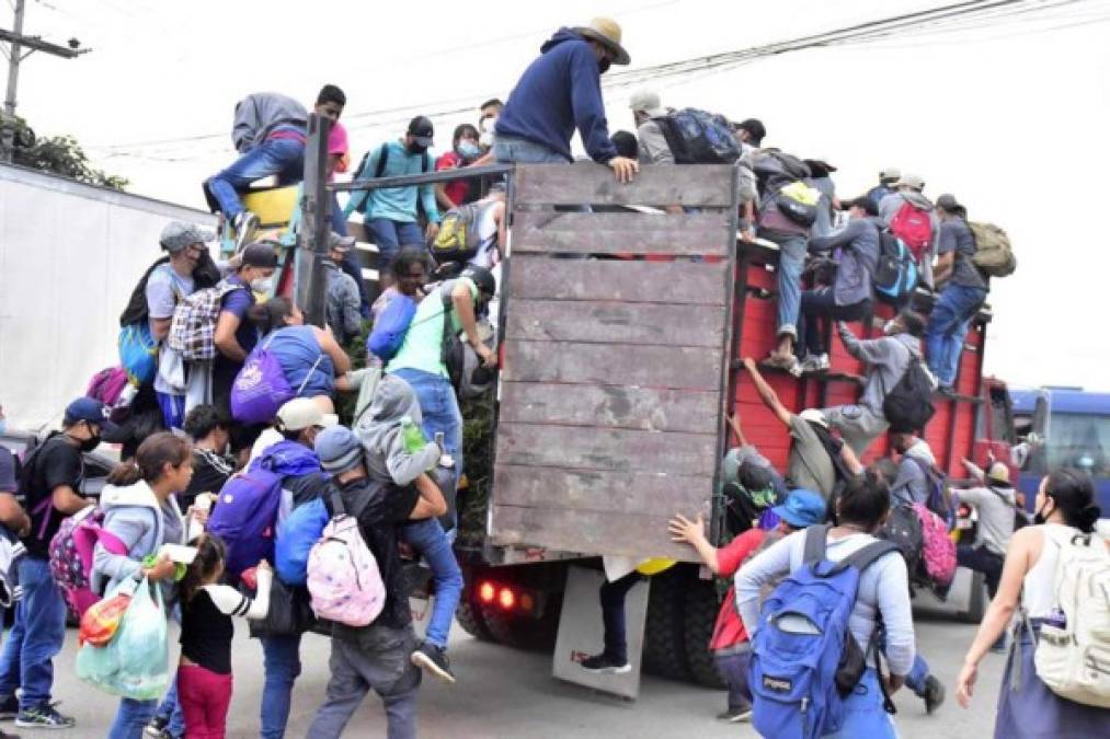 FOTOS: Alto número de niños y jóvenes hondureños, el rostro de la caravana migrante