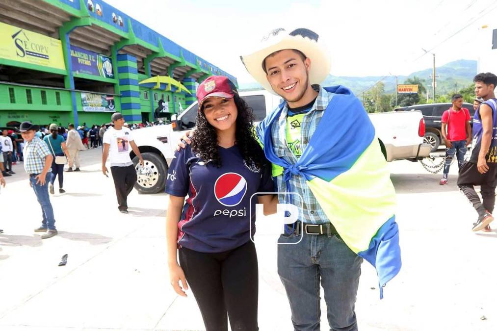 Esta bella pareja fueron rivales por una tarde.