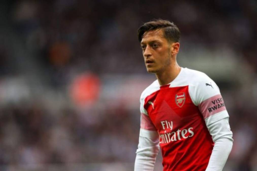 Mesut Özil: El talentoso mediocampista alemán rechaza salir en enero del Arsenal y peleará por ser titular en el club que dirige Unai Emery.