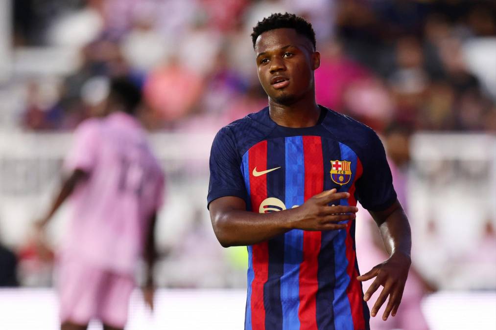 Ansu Fati (19 años) - Delantero bisauguineano nacionalizado español del FC Barcelona (Valor de mercado: 60 millones de euros).