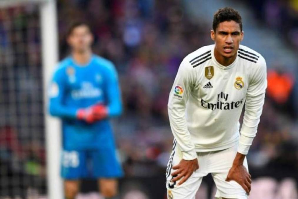 Varane: Defensa central al que ya conoce de sobra el portugués por haber coincidido con él en el Real Madrid. El uno de los centrales referentes del equipo. Pero parece que hay un problema, que en el Real Madrid parece que se le considera que es un jugador que no tiene recambio.