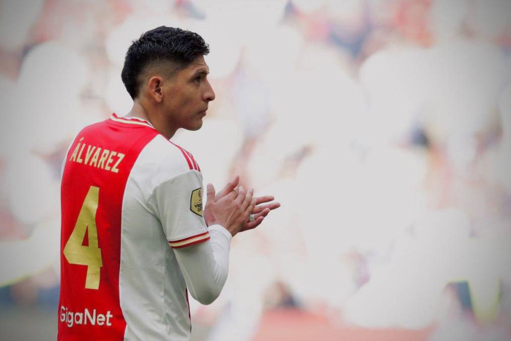 De acuerdo con el diario alemán BILD, el Borussia Dortmund buscará cerrar el traspaso del mexicano Edson Álvarez antes del 30 de mayo. El Ajax pide €40 MDE por el mexicano.