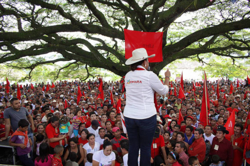 Mitín político de Xiomara Zelaya en San Nicolás, Santa Bárbara, en el occidente de Honduras.