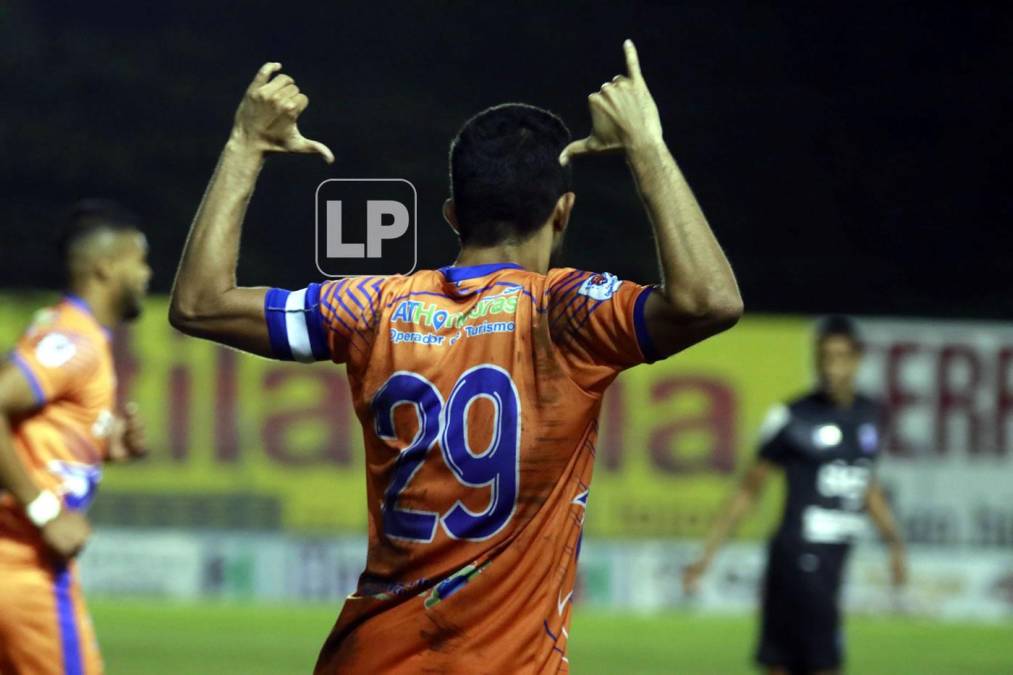 El capitán de los Lobos de la UPN festejó con euforia su primer gol del campeonato que sirvió para vencer al Honduras Progreso.