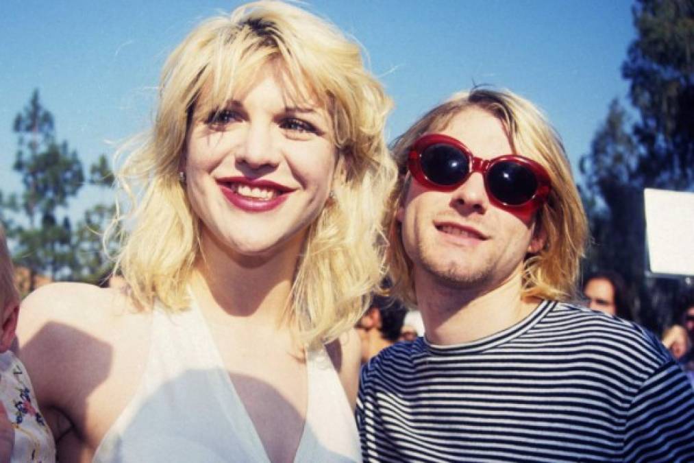 La artista por cierto, exigió retirar la película del Festival de Cannes en 1998, año del estreno. <br/>En el documental se insinúa que Courtney Love tuvo que ver con la muerte de Kurt Cobain, quien se suicidó en 1994.<br/>