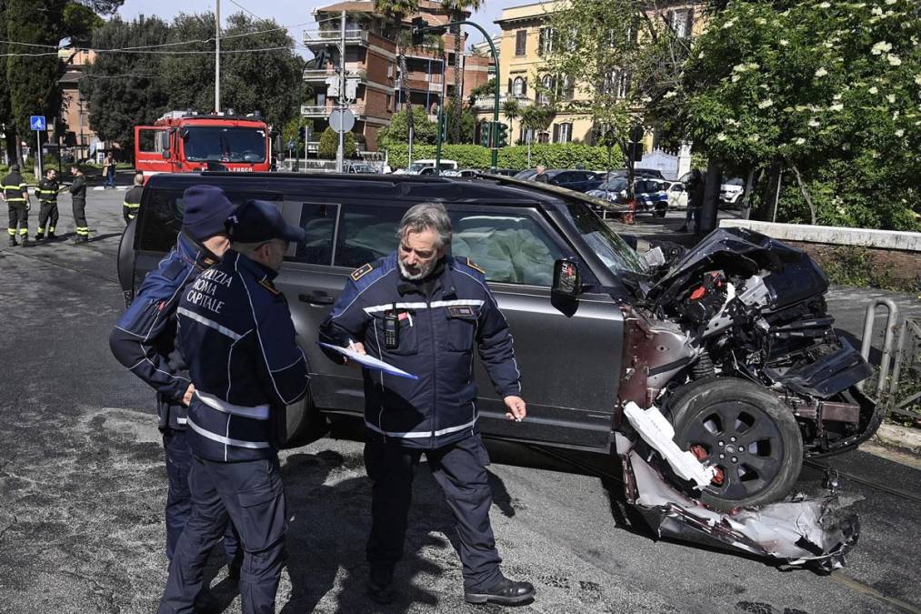 La Policía se presentó al lugar del accidente para recabar toda la información de lo ocurrido.