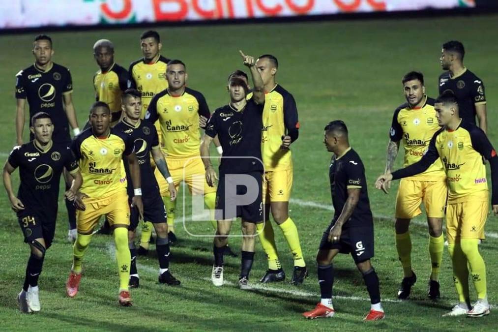 Motagua y Real España protagonizaron un apasionante partido de semifinales.