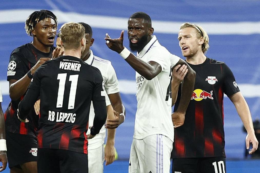 Duelo alemán: Antonio Rüdiger discutiendo con Timo Werner en el duelo Real Madrid-RB Leipzig.