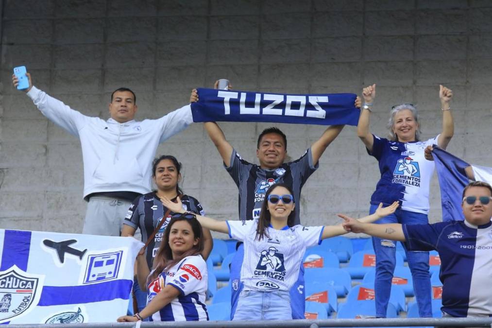 ¡Tuzos presente! Afición del Pachuca llegó al estadio Olímpico para apoyar a su equipo ante Motagua.