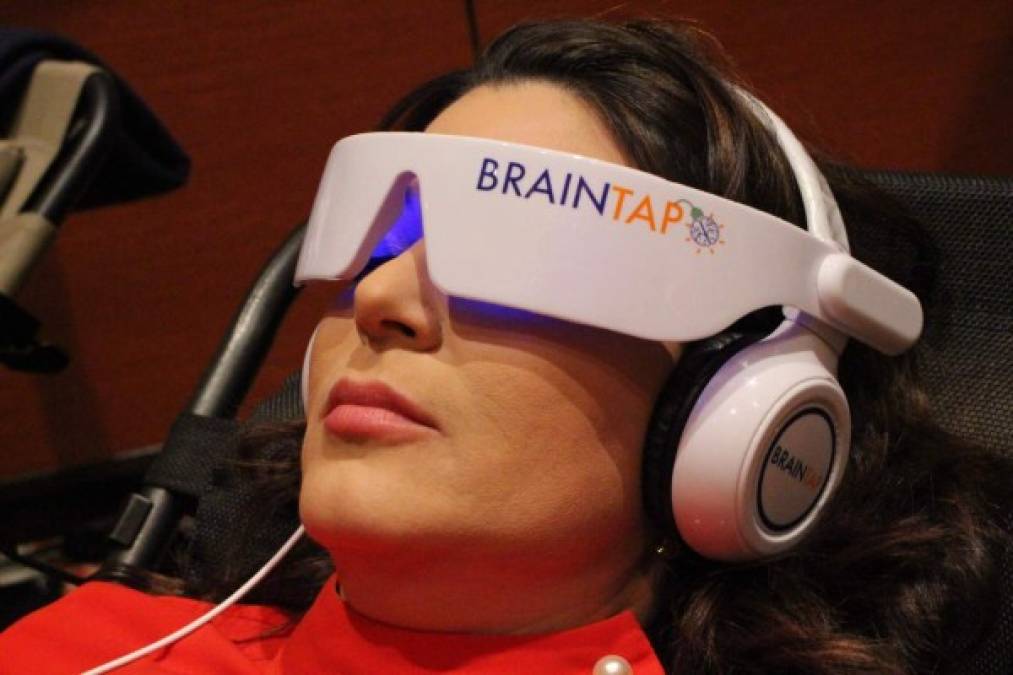 Un descanso de alta tecnología con el sistema Brain Tap, el cual es presentado como un 'reiniciador de cerebros'.