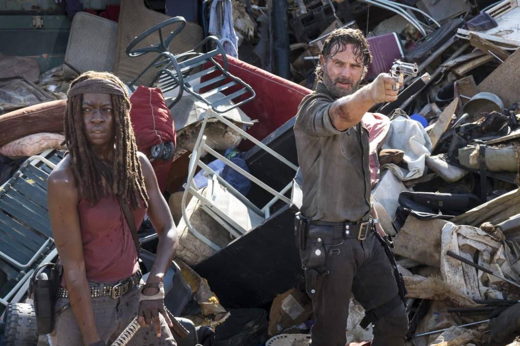 “The Walking Dead” llega a su fin con la reaparición de Rick Grimes y Michonne
