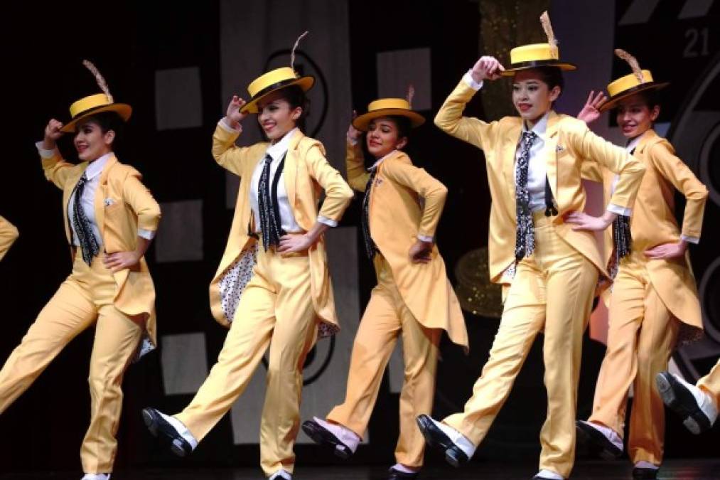 Patricia Maldonado preparó a las alumnas intermedias y avanzadas de Tap para realizar una coreografía de la pelicula “The Mask”.