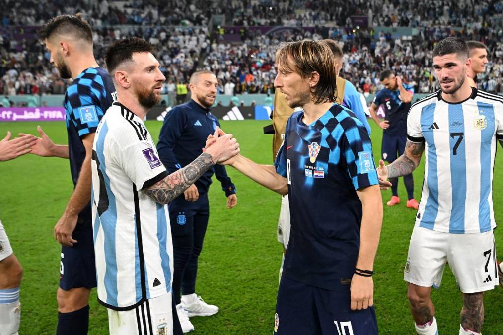 Lionel Messi tuvo el gran gesto de ir a saludar a Modric tras el final del juego. 