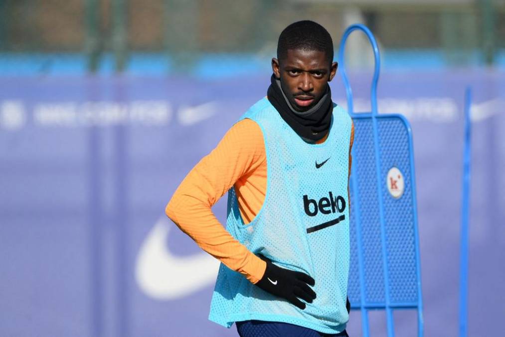 Moussa Sissoko, agente de Ousmane Dembélé, ha aterrizado este mediodía en la terminal de vuelos privados del aeropuerto de El Prat. El representante del extremo francés llega a Barcelona con la intención de mantener una última reunión con el FC Barcelona para hablar sobre la negociación del futbolista