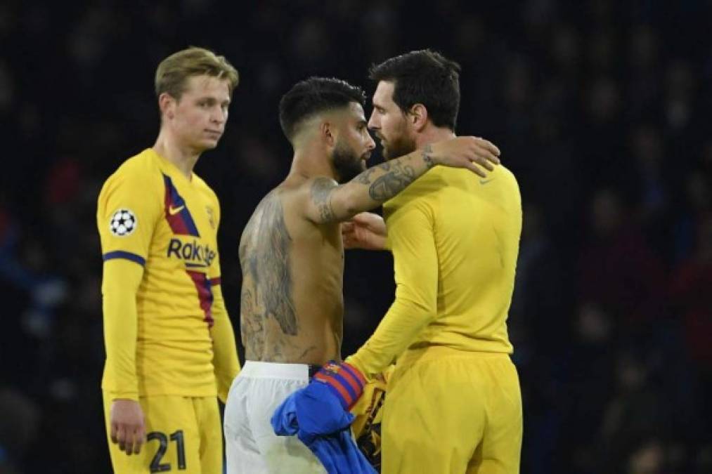 Lorenzo Insigne fue a buscar a Messi tras el final del juego y le pidió la camiseta al argentino.