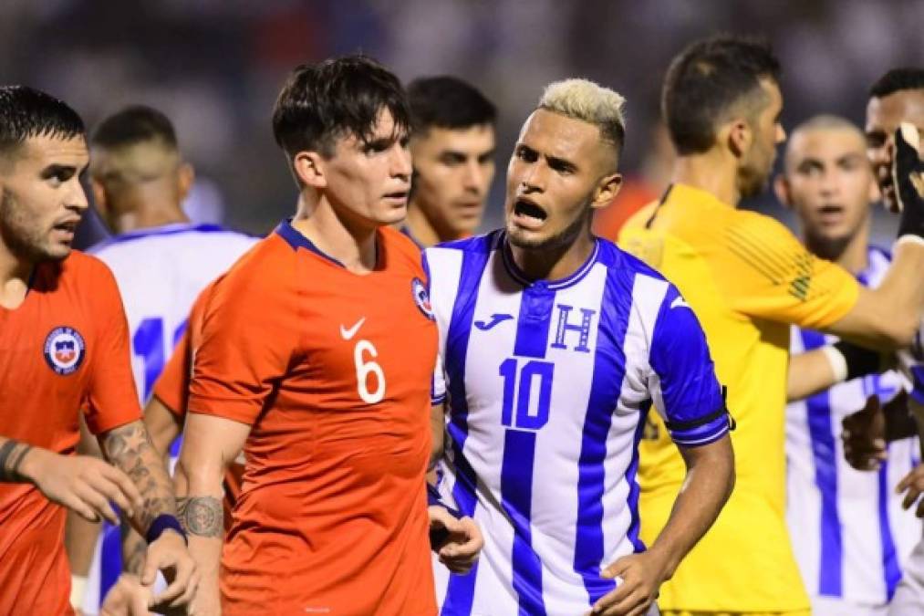 Jugadores de Honduras y Chile protagonizaron una bronca tras el encontronazo de Edwin Solani y Paulo Díaz.