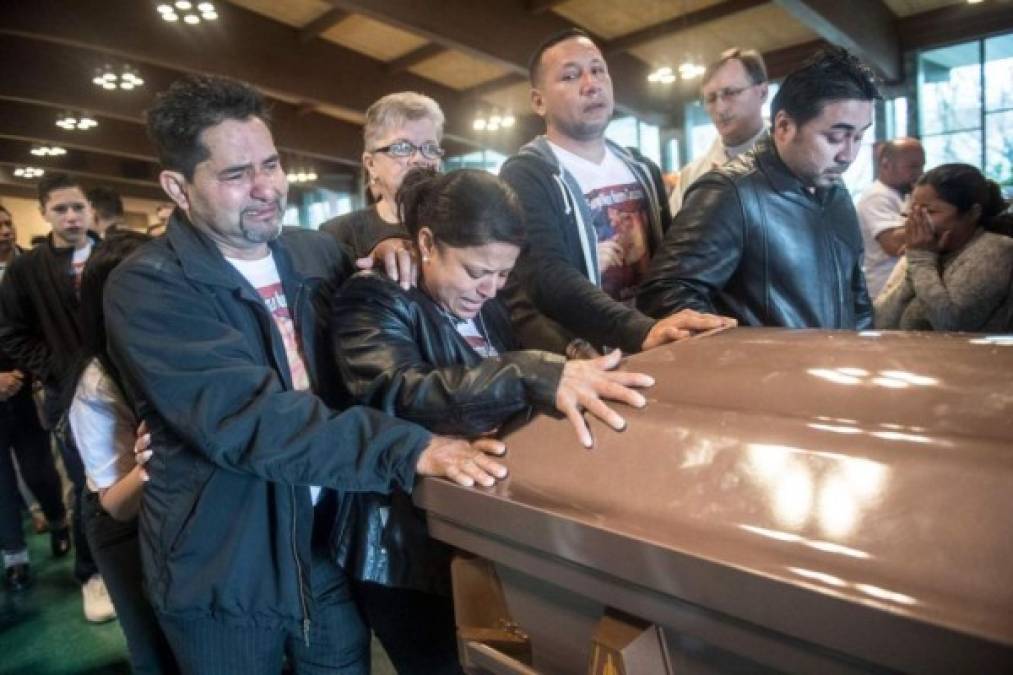 El padre de Michael, Carlos Lopez, dijo a medios locales que nunca pensó que su hijo sería víctima de la pandilla en Nueva York. Fotos cortesía Newsday.