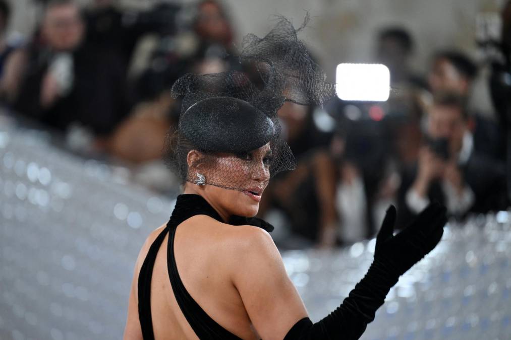US singer and actress Jennifer Lopez arrives for the 2023 Met Gala at the Metropolitan Museum of Art on May 1, 2023, in New York. - The Gala raises money for the Metropolitan Museum of Art's Costume Institute. The Gala's 2023 theme is “Karl Lagerfeld: A Line of Beauty.” (Photo by ANGELA WEISS / AFP