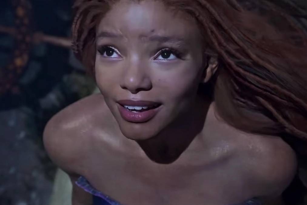 Halle Bailey, quien interpreta a Ariel en la próxima adaptación de La Sirenita, también ha recibido comentarios racistas en Internet. 