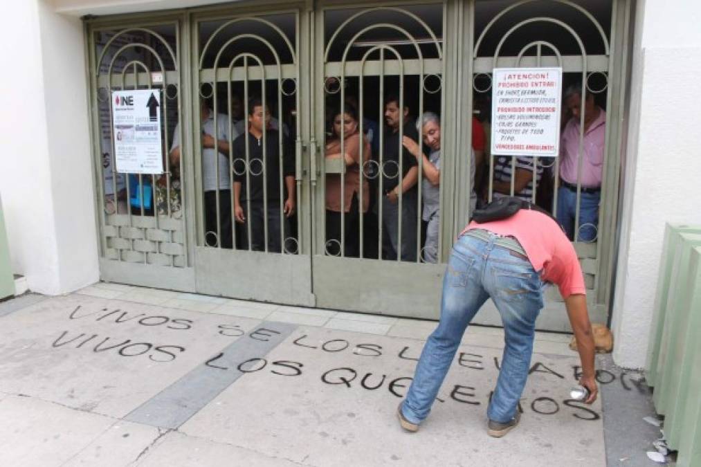 Protestas en México tras la desaparición de 58 estudiantes